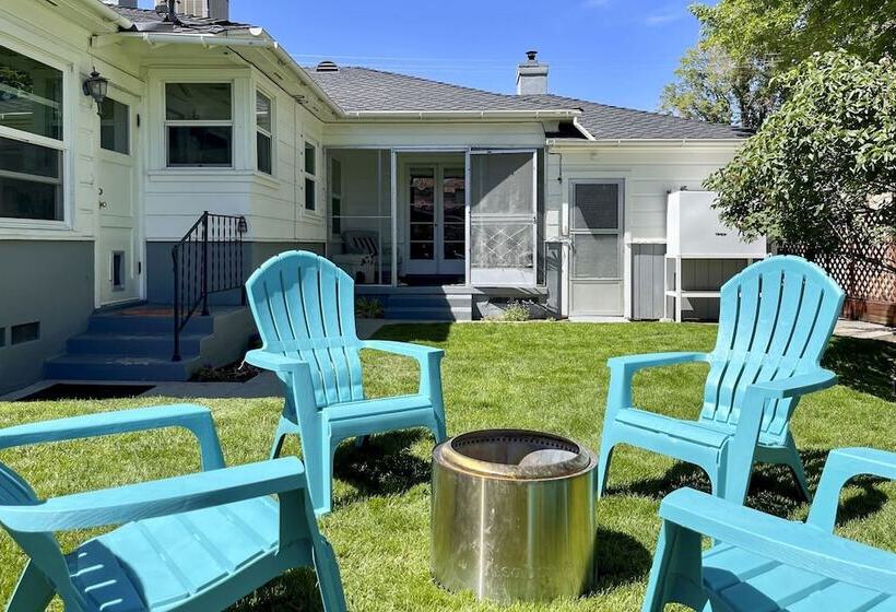 Vintage Bishop House In Downtown W/ Porch Swing!