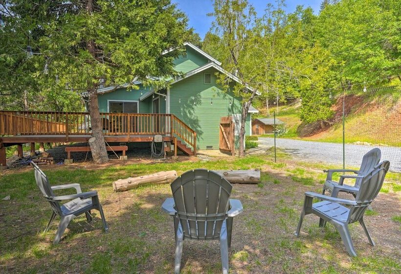 10 Acres W/ Stunning Views: Apple Hill Home!