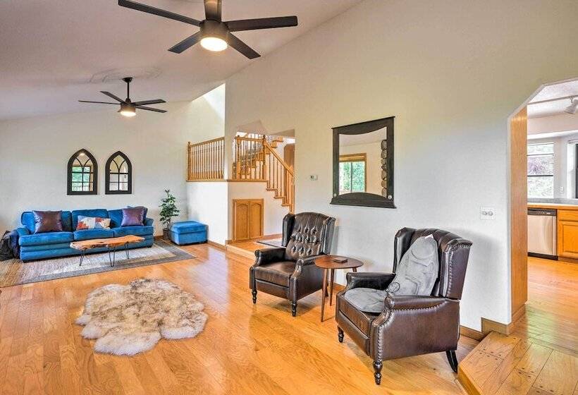 10 Acres W/ Stunning Views: Apple Hill Home!