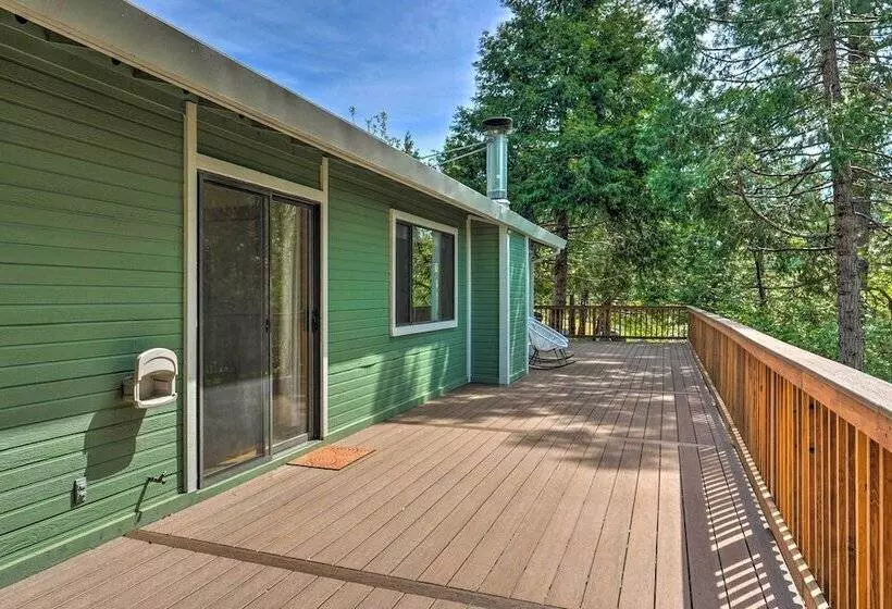 10 Acres W/ Stunning Views: Apple Hill Home!