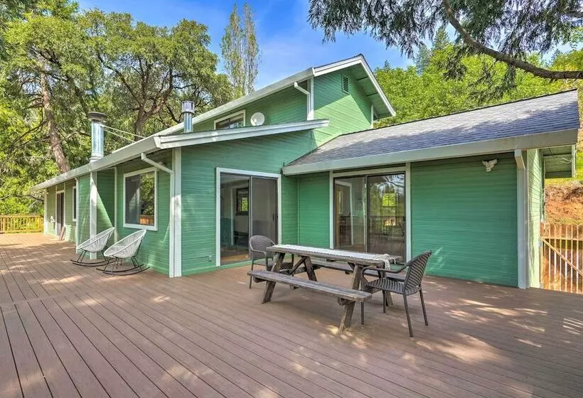 10 Acres W/ Stunning Views: Apple Hill Home!