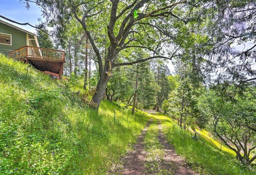 10 Acres W/ Stunning Views: Apple Hill Home!