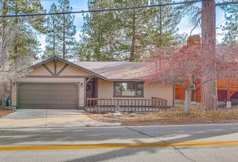2 Mi To Snow Summit Skiing: Big Bear Cabin W/ Deck