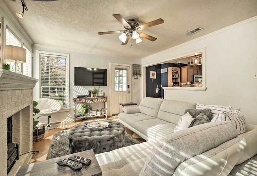 1 Mi To Dtwn: Family Friendly Brenham Bungalow!