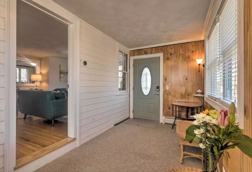 Bristol Home W/ Pool ~ 3 Mi To Dtwn & Beach!