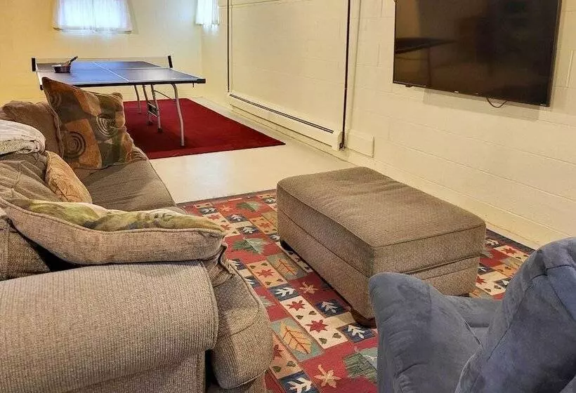 Walk To Lake Superior: Ontonagon Home W/ Fire Pit!