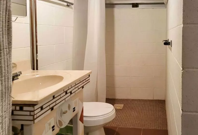 Walk To Lake Superior: Ontonagon Home W/ Fire Pit!