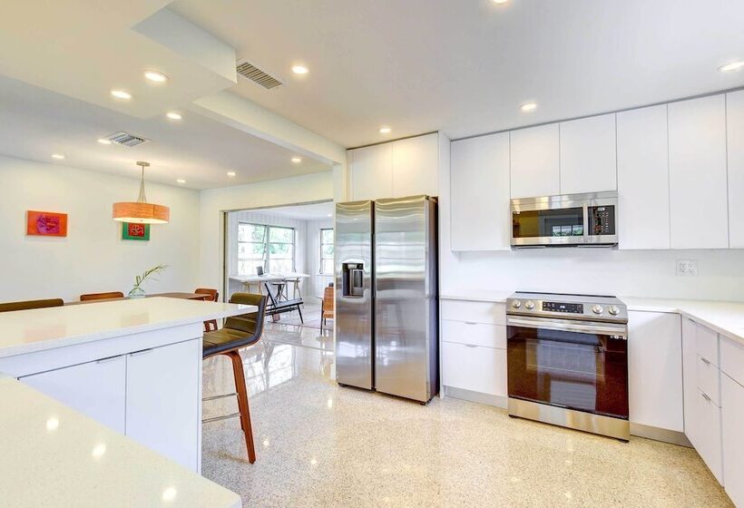 Charming Sarasota Vacation Home Near Downtown