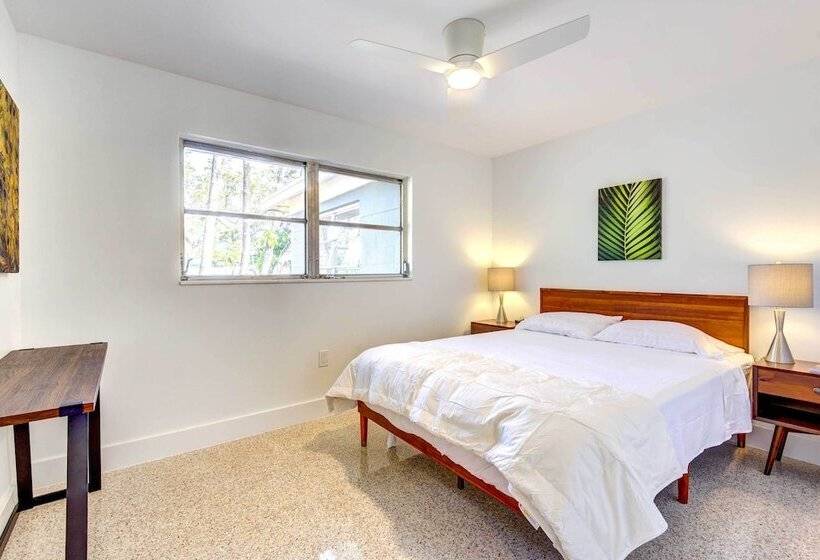 Charming Sarasota Vacation Home Near Downtown