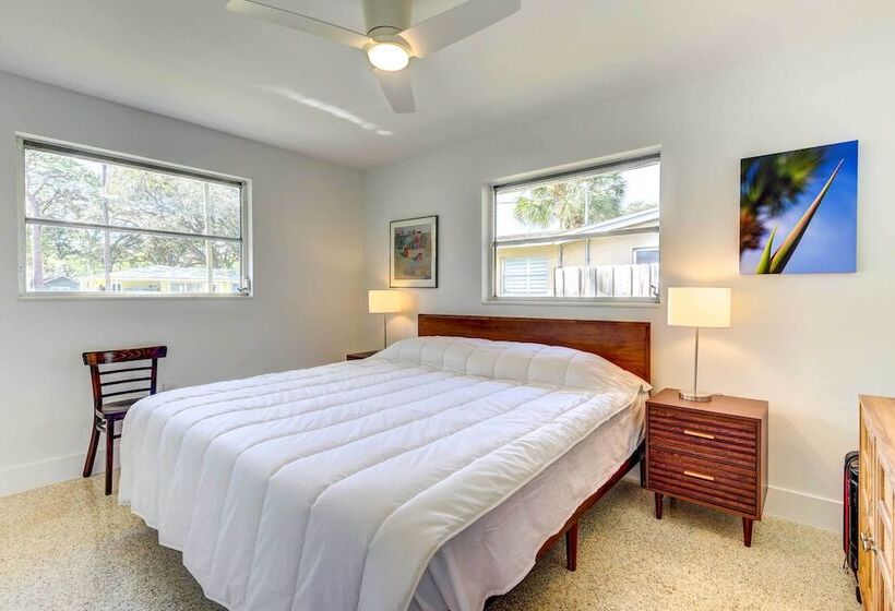 Charming Sarasota Vacation Home Near Downtown