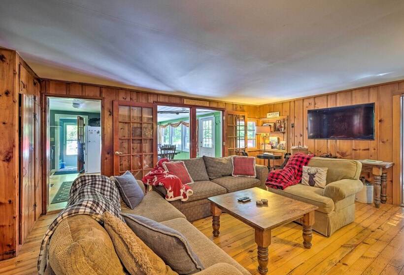 Charming Wilmington Cabin, 8 Mi. To Mt Snow!