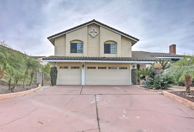 Chic Whittier Oasis: Private Pool, Hot Tub & Grill