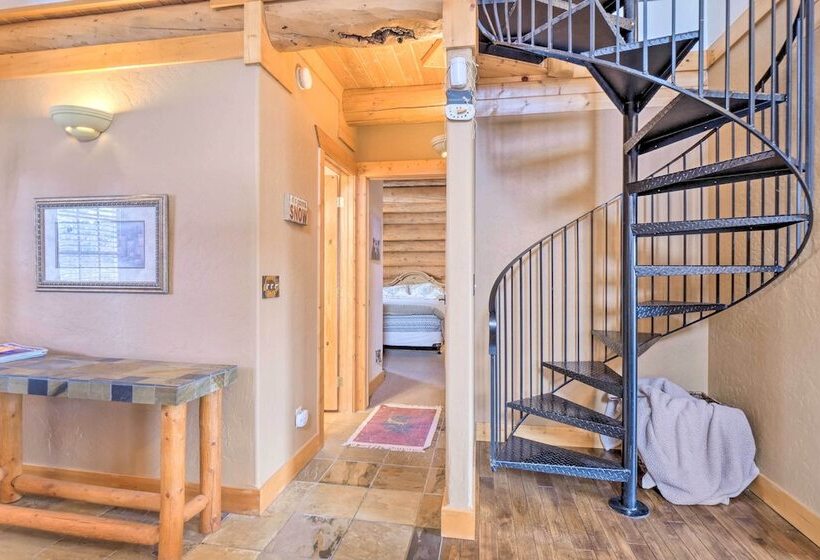 Mountain Views & Fire Pit: Granby Retreat!