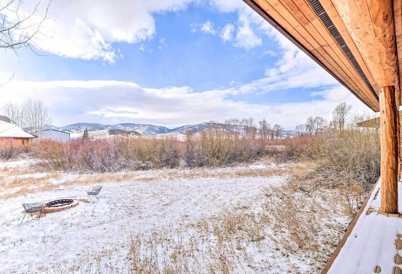 Mountain Views & Fire Pit: Granby Retreat!