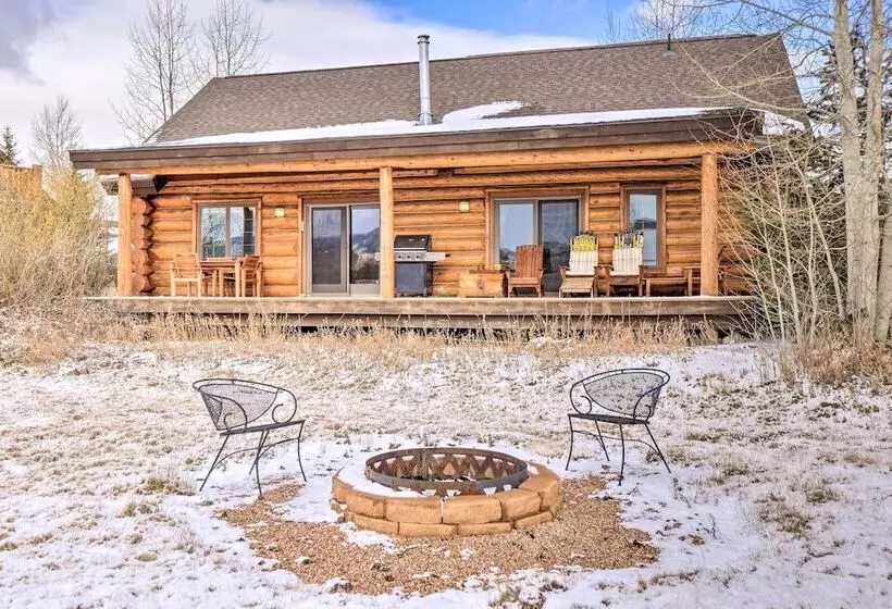 Mountain Views & Fire Pit: Granby Retreat!