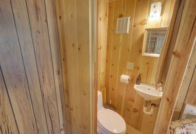 Colorful Alpine Cabin W/ Deck & Mountain View