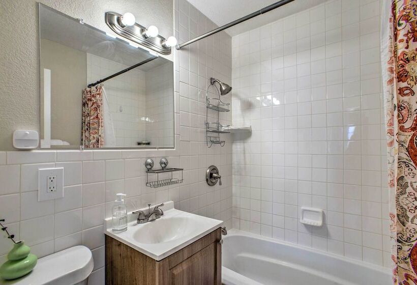 Centrally Located Aurora Home W/ Covered Patio