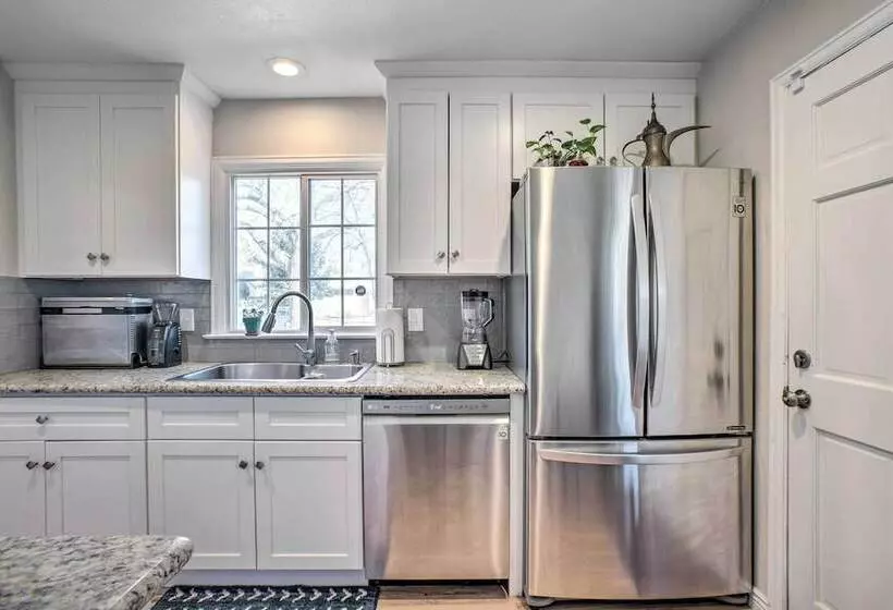 Centrally Located Aurora Home W/ Covered Patio