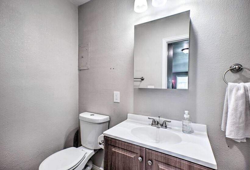 Centrally Located Aurora Home W/ Covered Patio