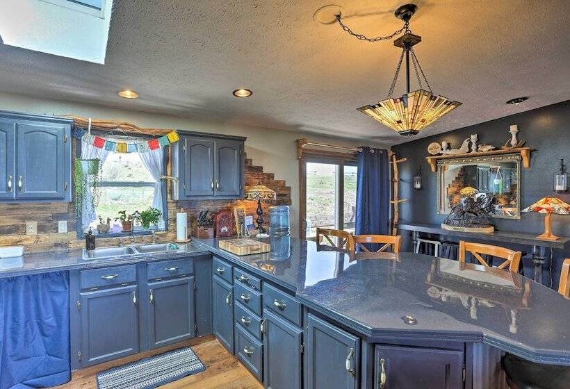 Cozy Black Hills Home On 13 Acres W/ Deck & Views!