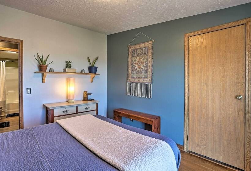 Cozy Black Hills Home On 13 Acres W/ Deck & Views!