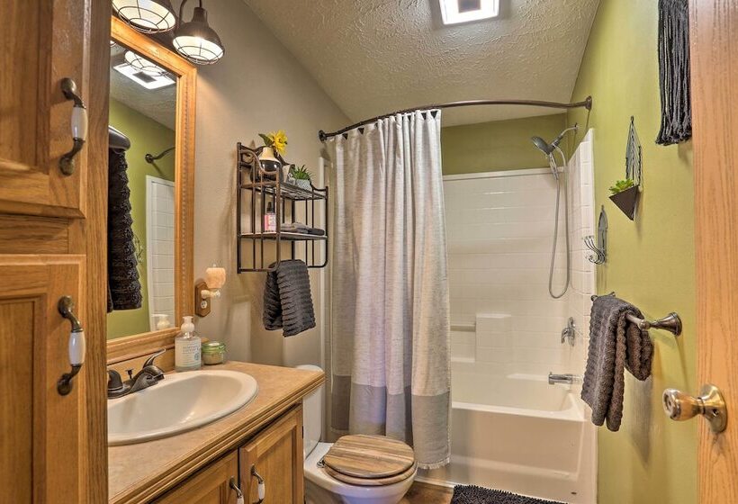 Cozy Black Hills Home On 13 Acres W/ Deck & Views!