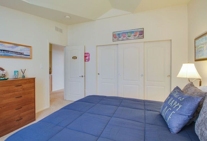 Clearlake Oaks Home W/ Game Room, Dock & Deck