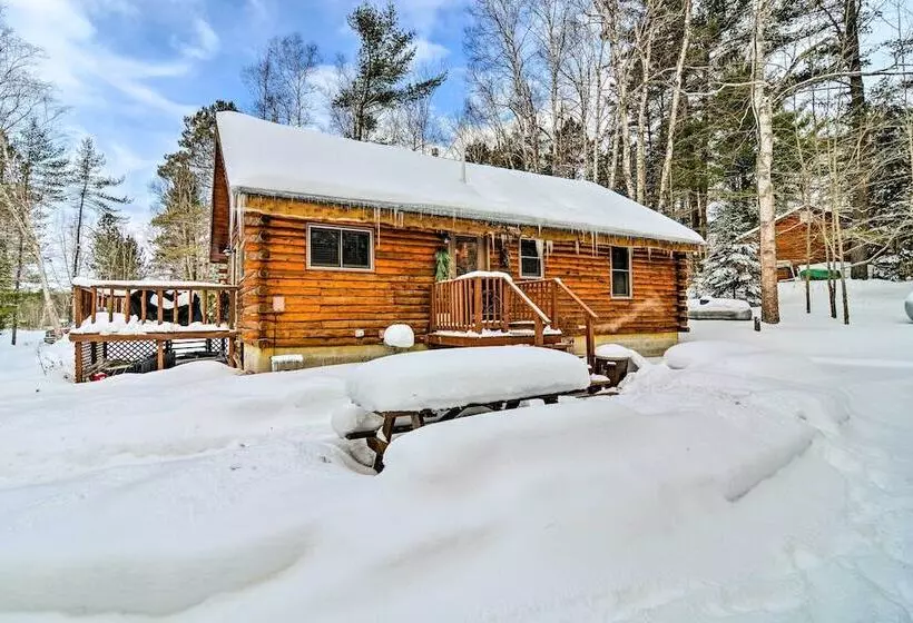 Cozy Manistique Cabin W/ Deck, Grill & Fire Pit!