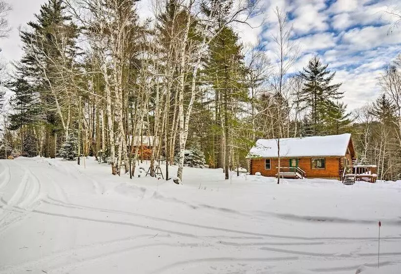 Cozy Manistique Cabin W/ Deck, Grill & Fire Pit!