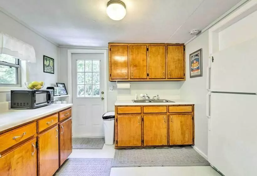 Cozy Obrien Home W/ Fire Pit & Patio Near Rivers!