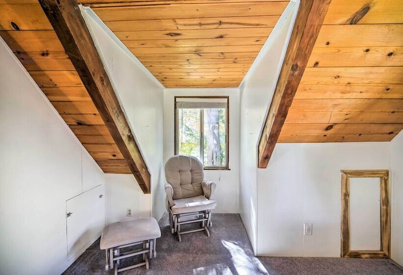 3 Mi To Lake: Sugarloaf Cabin W/ Deck & Yard