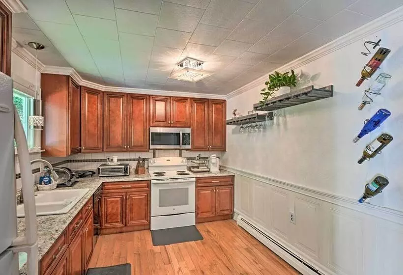 Cute Ellsworth Home W/ Deck, 16 Mi To Acadia!