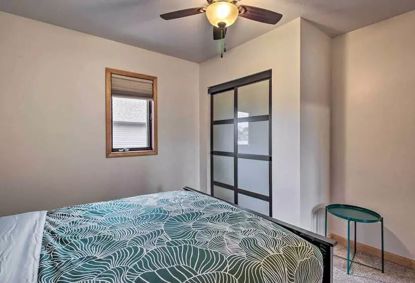 Dog Friendly Crosby Home W/ Bike Storage!