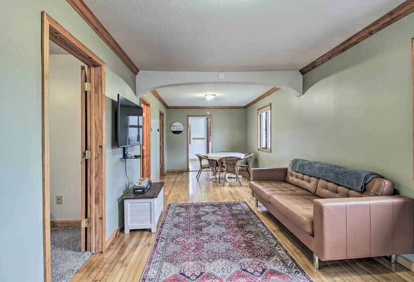 Dog Friendly Crosby Home W/ Bike Storage!