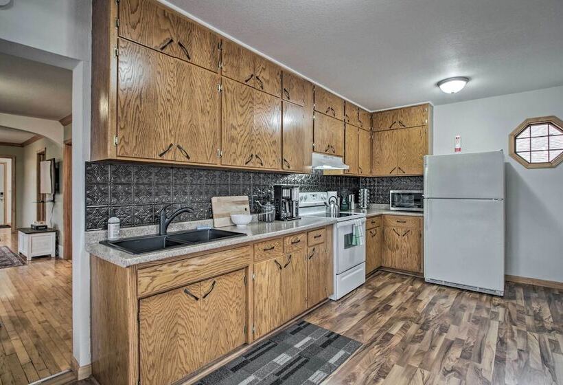 Dog Friendly Crosby Home W/ Bike Storage!