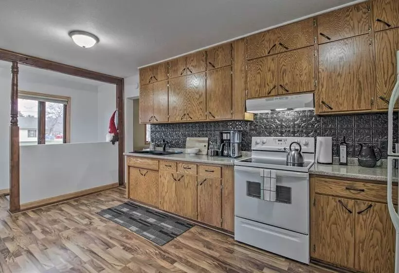 Dog Friendly Crosby Home W/ Bike Storage!