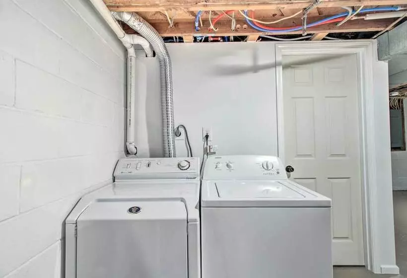 Dog Friendly Crosby Home W/ Bike Storage!