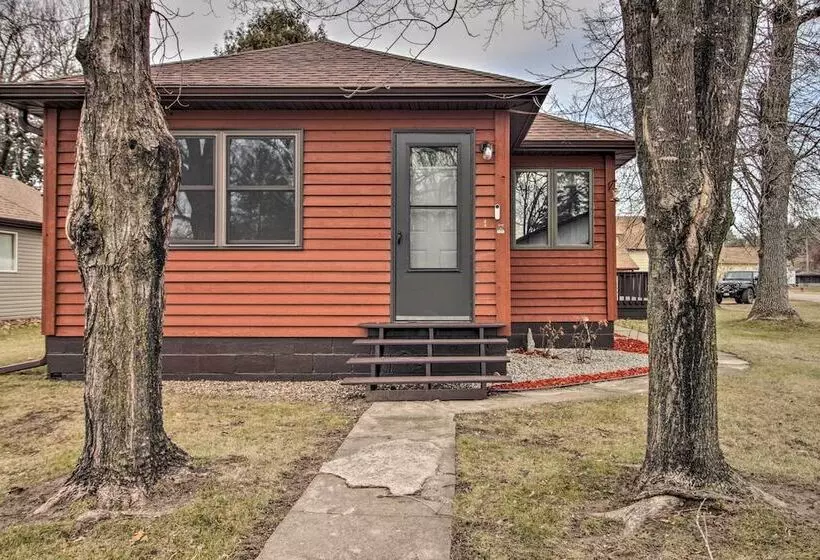 Dog Friendly Crosby Home W/ Bike Storage!