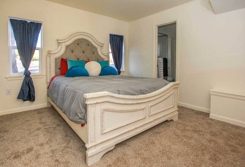 Downtown Home W/ Grill: 5 Mi To Garden Of The Gods