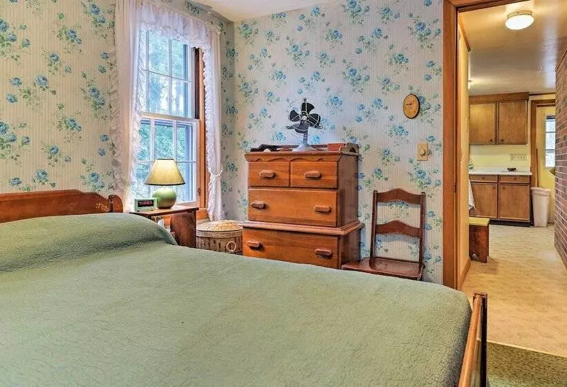 East Otis Reservoir Cabin W/ Porch   Walk To Lake!