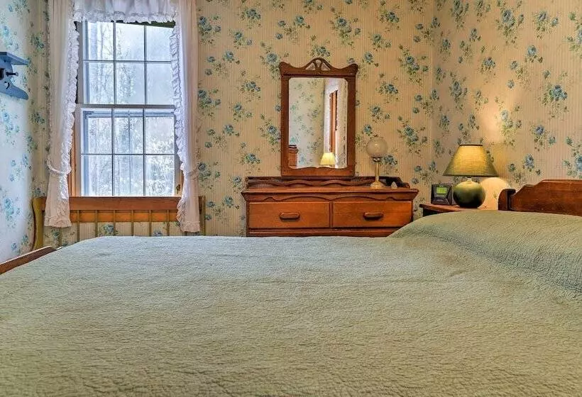 East Otis Reservoir Cabin W/ Porch   Walk To Lake!