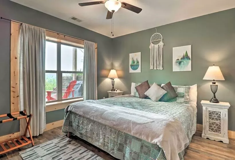 Elevated Cabin Bordering Smoky Mountain Nat L Park