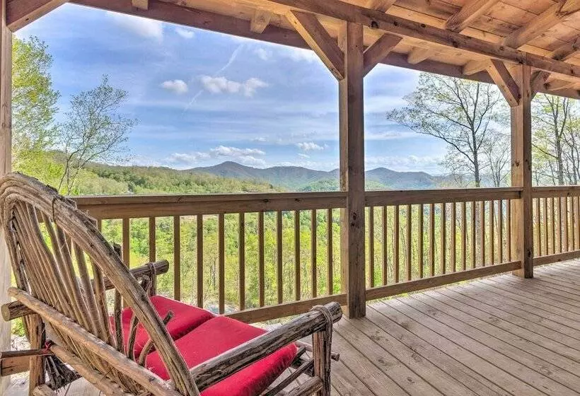 Elevated Cabin Bordering Smoky Mountain Nat L Park