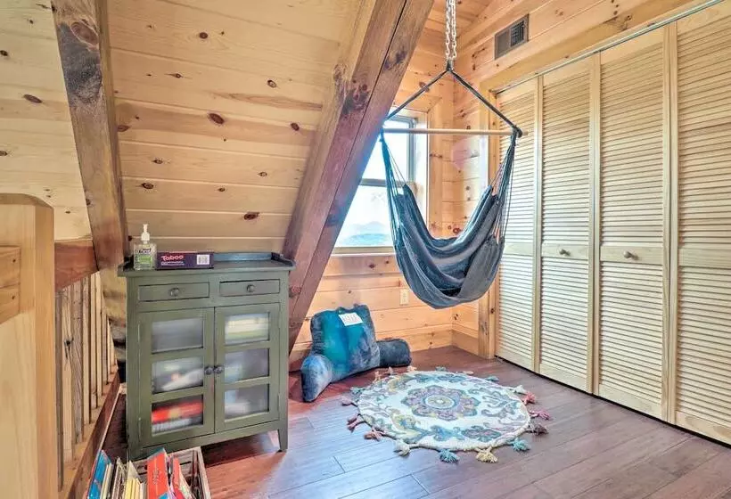 Elevated Cabin Bordering Smoky Mountain Nat L Park