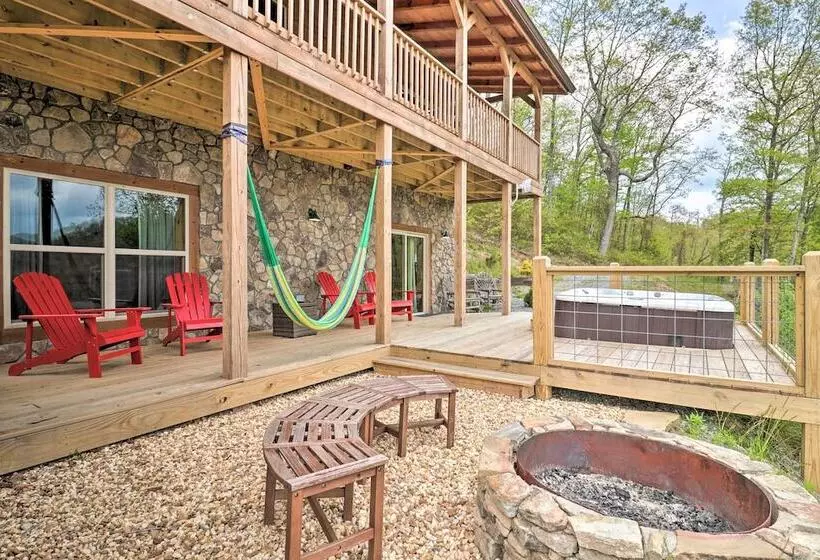 Elevated Cabin Bordering Smoky Mountain Nat L Park
