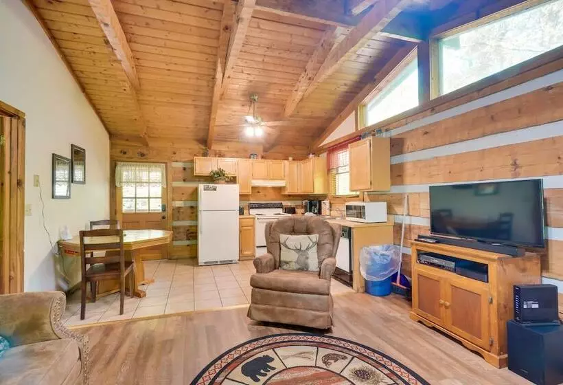 Gatlinburg Cabin W/ Hot Tub ~ 6 Mi To Downtown!