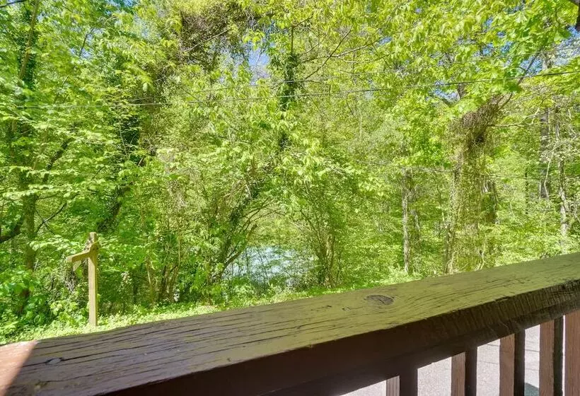 Gatlinburg Cabin W/ Hot Tub ~ 6 Mi To Downtown!