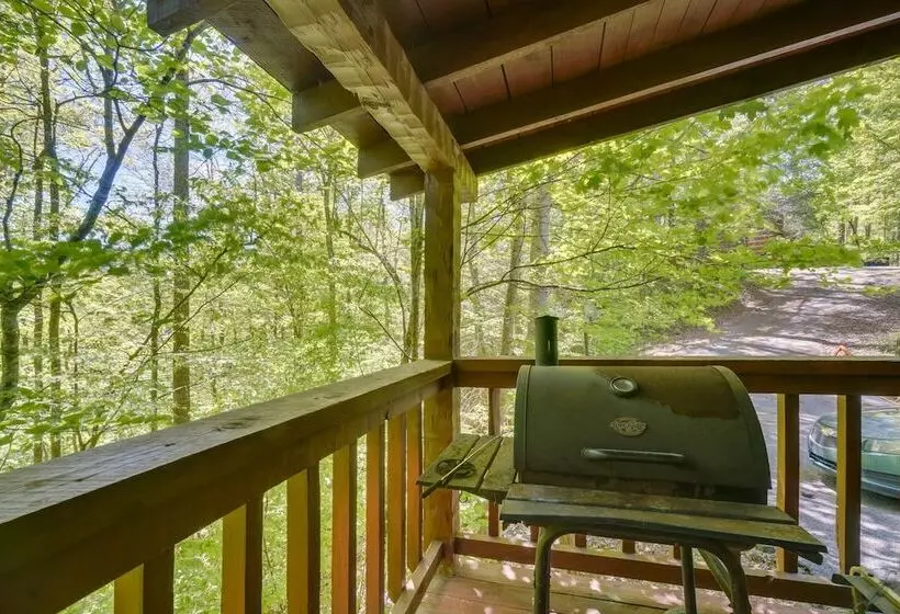 Gatlinburg Cabin W/ Hot Tub ~ 6 Mi To Downtown!