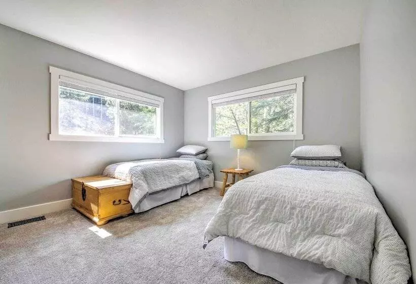 Gorgeous Lake Arrowhead Retreat: Game Room & Deck