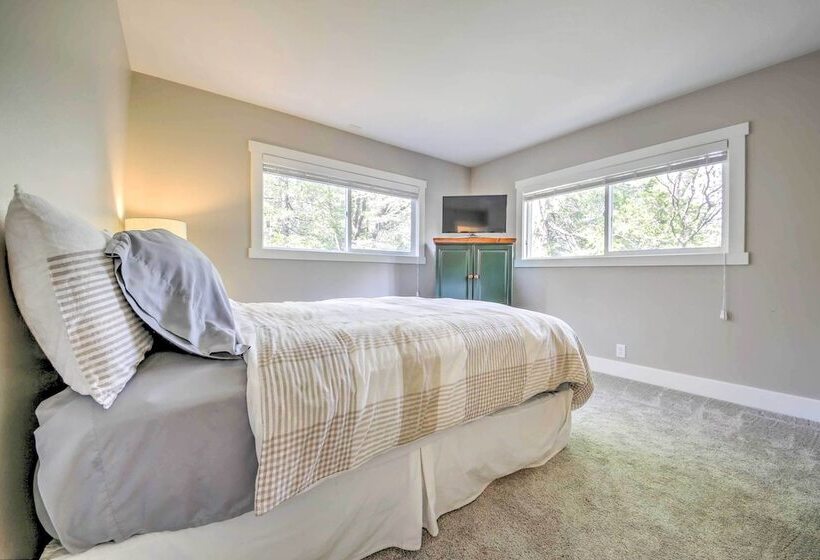 Gorgeous Lake Arrowhead Retreat: Game Room & Deck